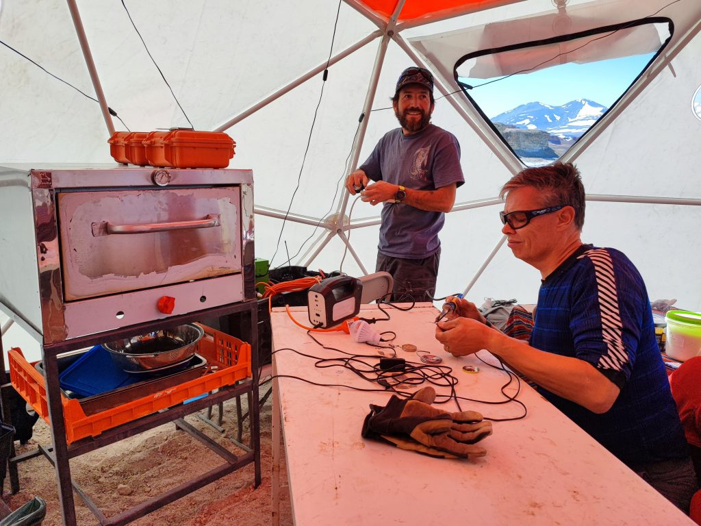ojos del salado base camp