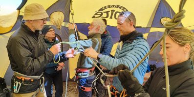 Equipo técnico esencial para ascender el Ojos del Salado