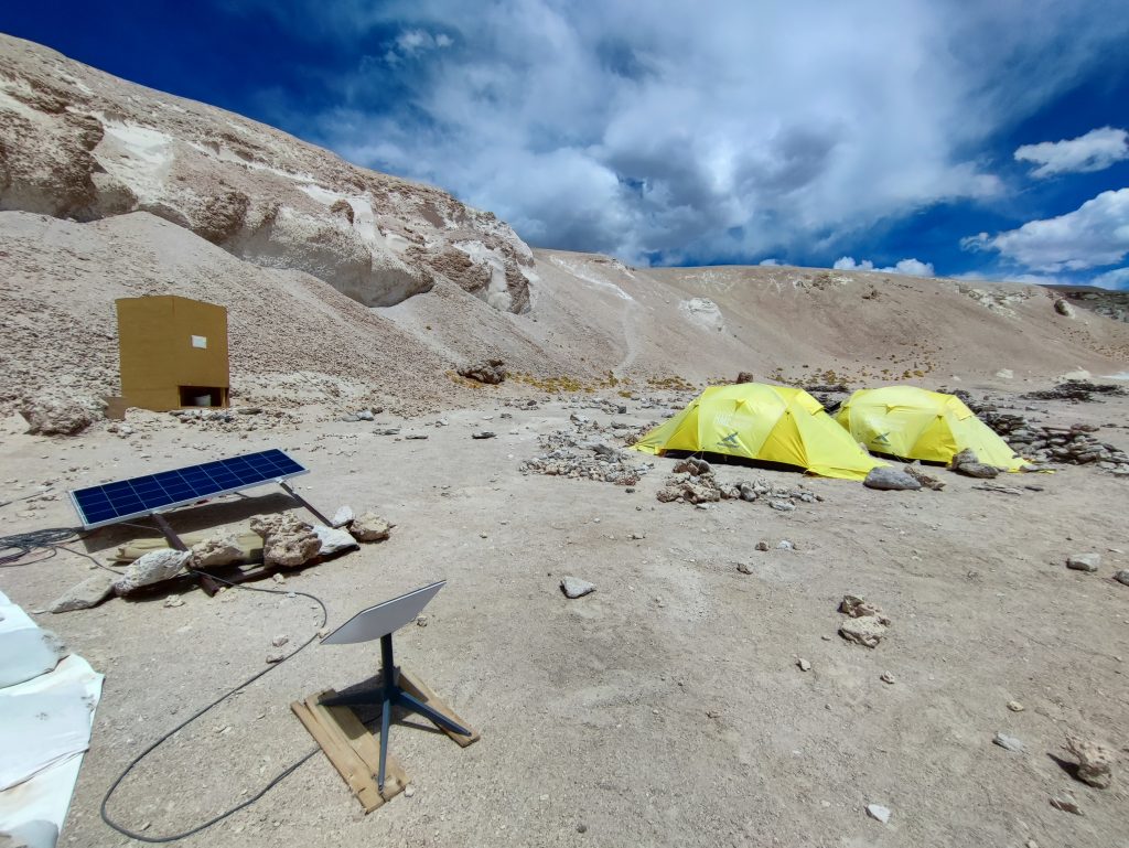 ojos del salado base camp