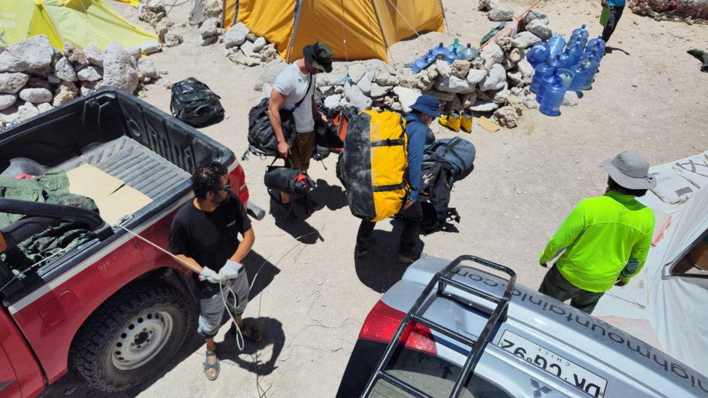 ojos del salado base camp