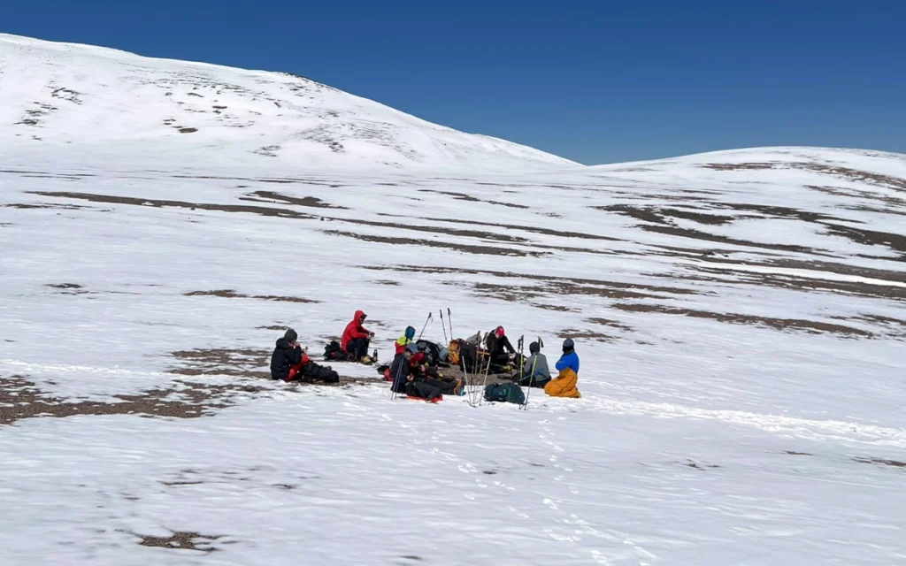 ojos-del-salado-14-days-snow-rest-before-summit